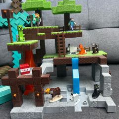 Minecraft Playsets, figures & plush teddies