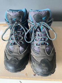 boys hiking boots size 3.5 uk