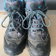 boys hiking boots size 3.5 uk