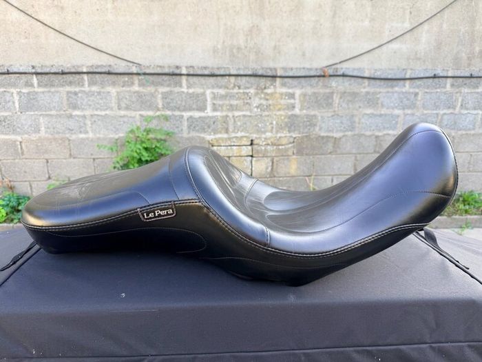 Le Pera Maverick Harley Davidson seat Dyna 06-17