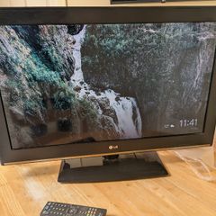 LG 32 inch HD ready TV