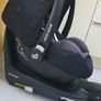 Maxi-Cosi infant car seat with its matching ISOFIX base in excellent, clean condition. Image 7