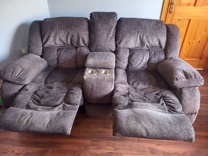2 Seater Recliner Couch with Drinks holder and Storage compartment