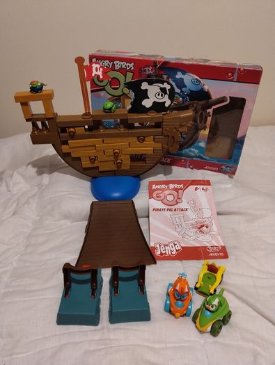 Angry Birds Go! Jenga Pirate Pig Attack Game