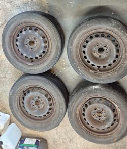 Set of 4 VW Golf mark 5 wheels