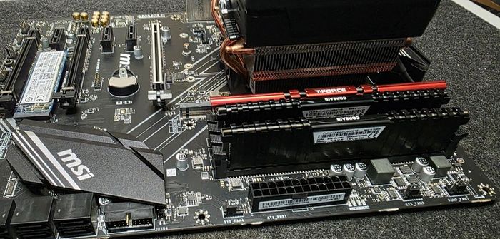 MSI Motherboar + Ryzen 7 + SSD + RAM + OS