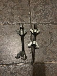 Coil spring compressor