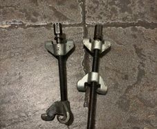 Coil spring compressor