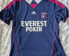 Olympique Lyon 11-12 away shirt