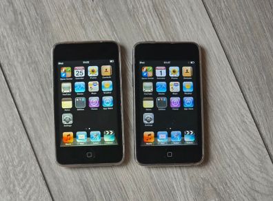2 x iPod Touch 2nd Gen 8gb (Free Post)