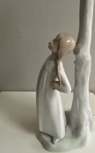 Reduced Nao by lladro table lamp