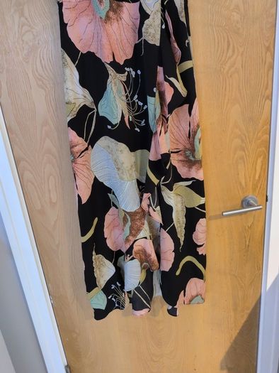 Girl In Mind Dress.   S. 12.  New - No Tag.