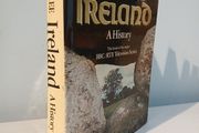 Ireland  - A History by Robert Kee