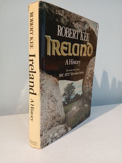 Ireland  - A History by Robert Kee