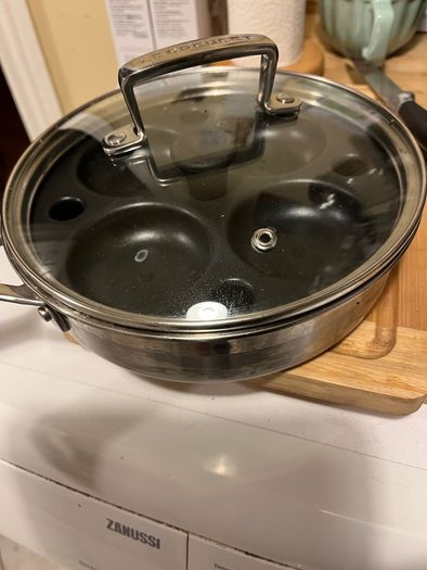 le crueset egg poacher pan