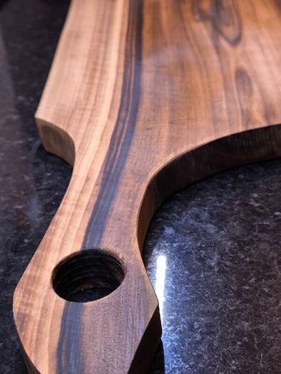 Walnut cheese board Size: 65 x 24 x 2cm - XL