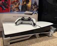 Sony PS5 Slim Disc drive 1TB 2 controllers