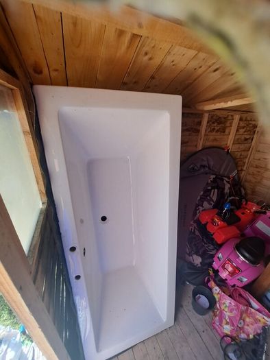 Brand new ML double ended bath 1700