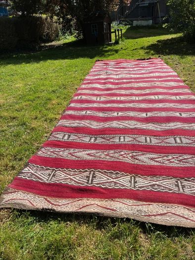 Moroccan Kilim Rug / Wide runner
