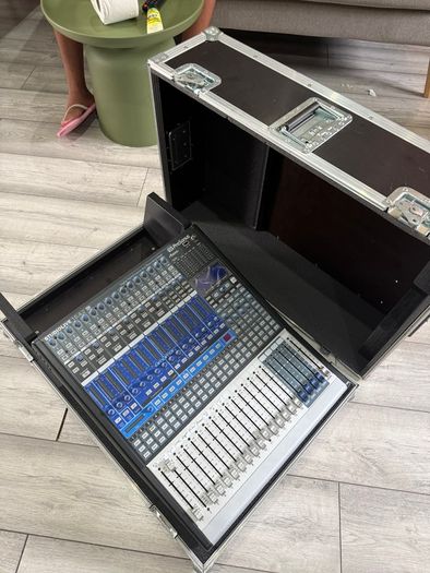 PreSonus StudioLive 16.4.2AI Digital Mixer with Flight Case / Used / For Sale