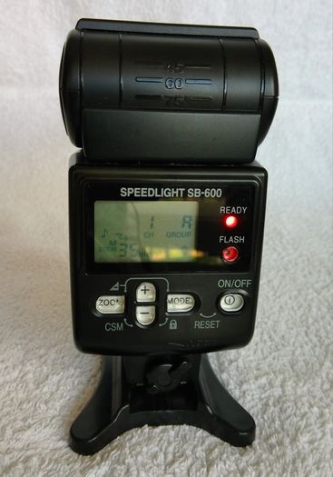 Nikon SB600 Speedlight flash unit