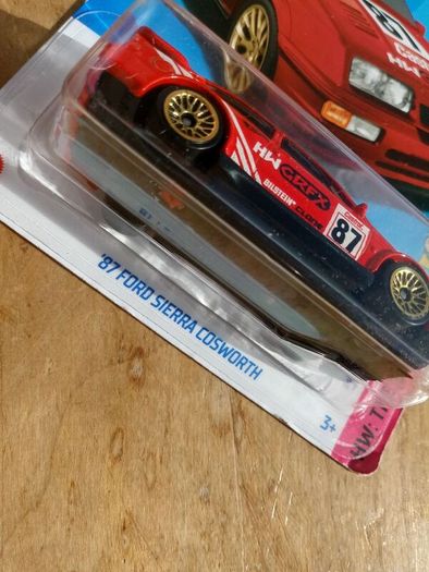 Hot Wheels '87 Ford Sierra Cosworth Red Long Card