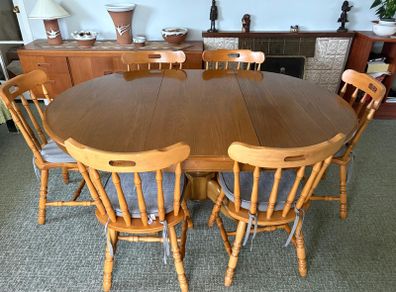 Solid Wooden Oval Extending Dining Table with 6 Matching Chairs