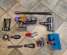 Dyson V15 submarine