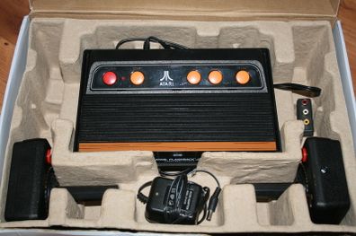 Flashback 4 Atari Classic Game Console