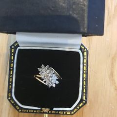 Diamond ring / Engagement ring