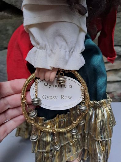 Leonardo Porcelain Doll Gypsy Rose
