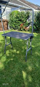 grooming table