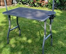 grooming table
