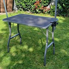 grooming table