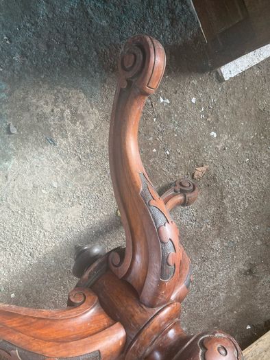 Victorian table base / legs