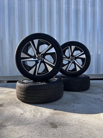 Genuine Volvo XC90 R Design 20" Alloy Wheels
