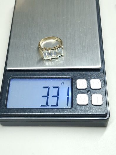 Vintage 9ct Gold Three Stone Ring