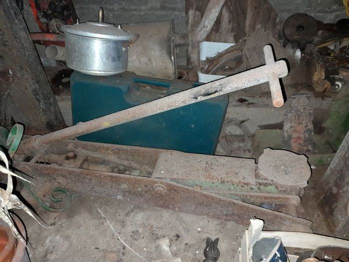 Antique Jack Heavy machine duty