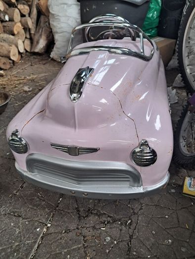 Vintage metal Pedal Car