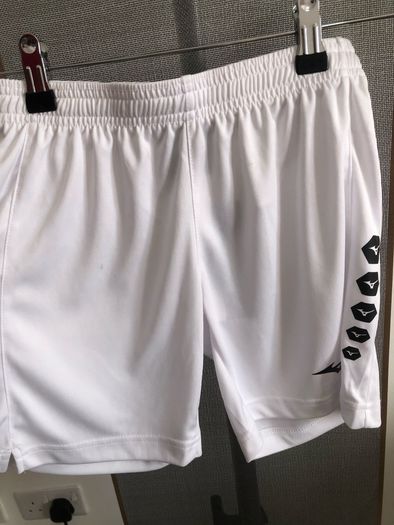 Mizuno boys shorts - sz 140