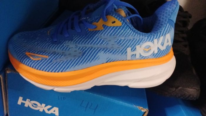 hoka runnets