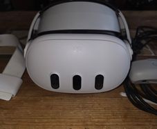Meta Quest 3 128GB VR Headset Bundle .Heavily Upgraded (BOBOVR Strap)