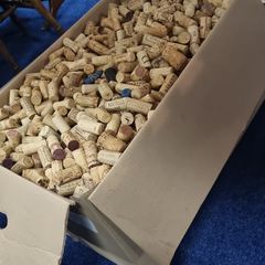 Wine cork-filled box (40x60x35)