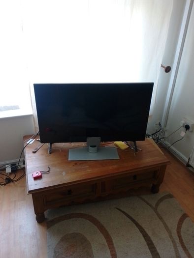 TV Stand curved glass