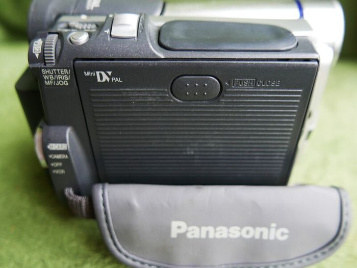 Panasonic NV-DS65 Digital Camcorder , (charger, tape and bag) works well