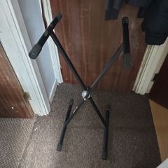 synthesizer stand