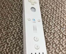 x2 Wii Controllers (Not Working)