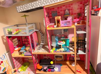 Kidkraft wooden doll house and accessories