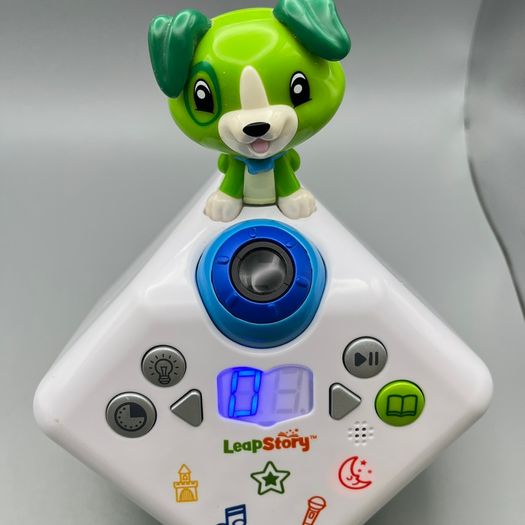 LeapFrog LeapStory Story Cube Projector Stories Songs Poems Lights & Sounds