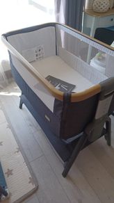 Baby cot / crib / side sleeper